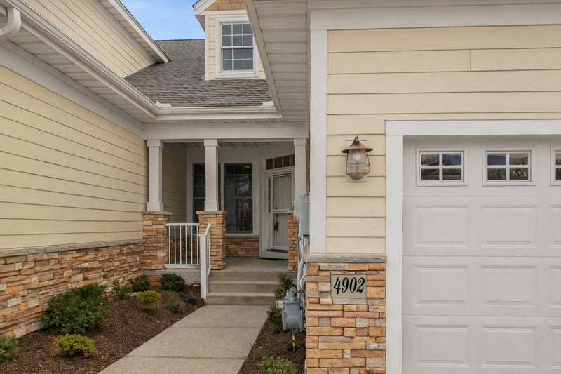 4902 Steeplechase Ct #35, Eagan, MN 55122