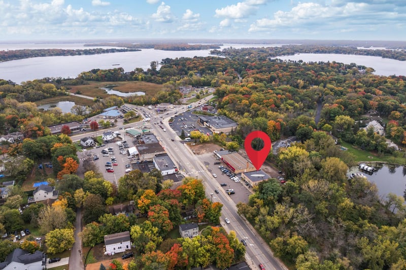 3465 Shoreline Dr, Wayzata, MN 55391