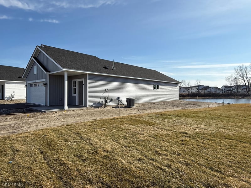 1500 Meadows Dr, East Bethel, MN 55005