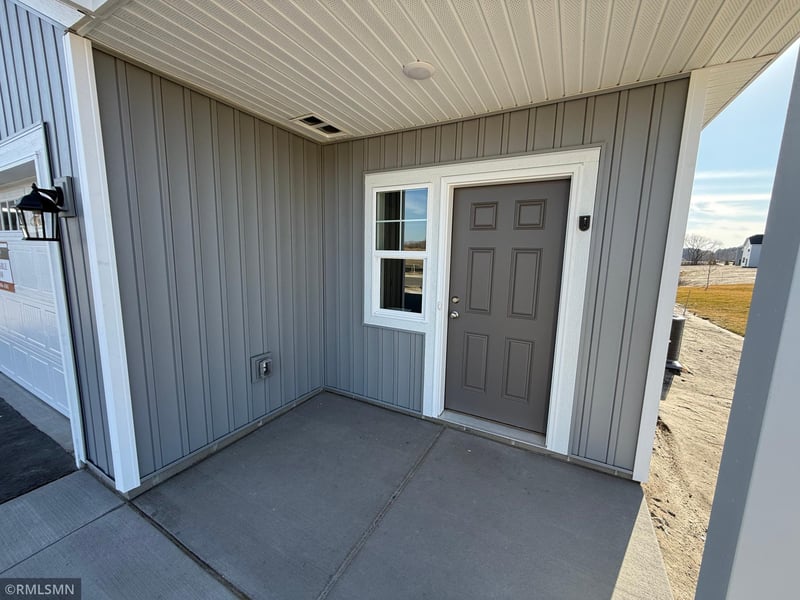 1500 Meadows Dr, East Bethel, MN 55005