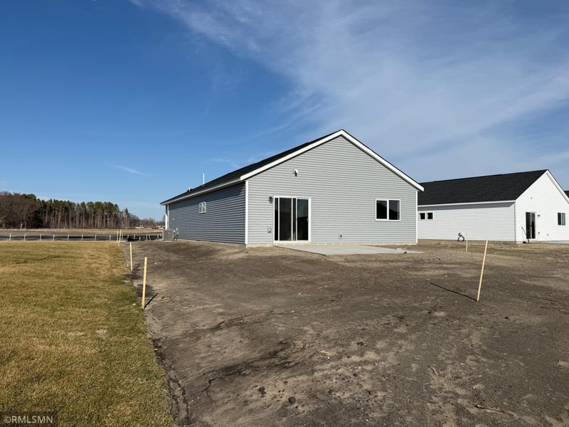 1500 Meadows Dr, East Bethel, MN 55005
