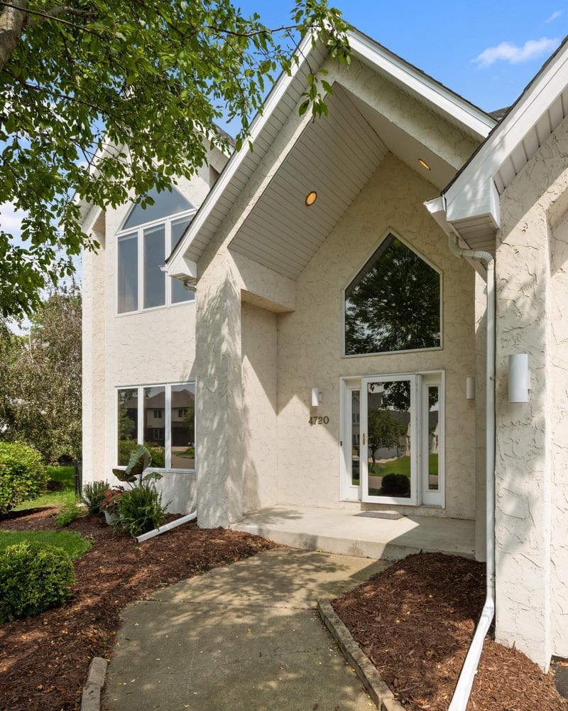 4720 Goldenrod Ln N, Plymouth, MN 55442