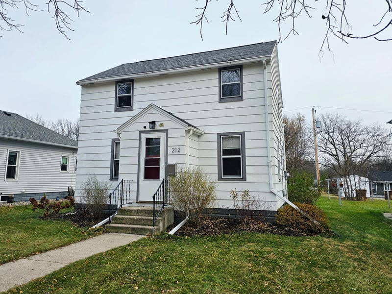 212 N 10th St, Montevideo, MN 56265