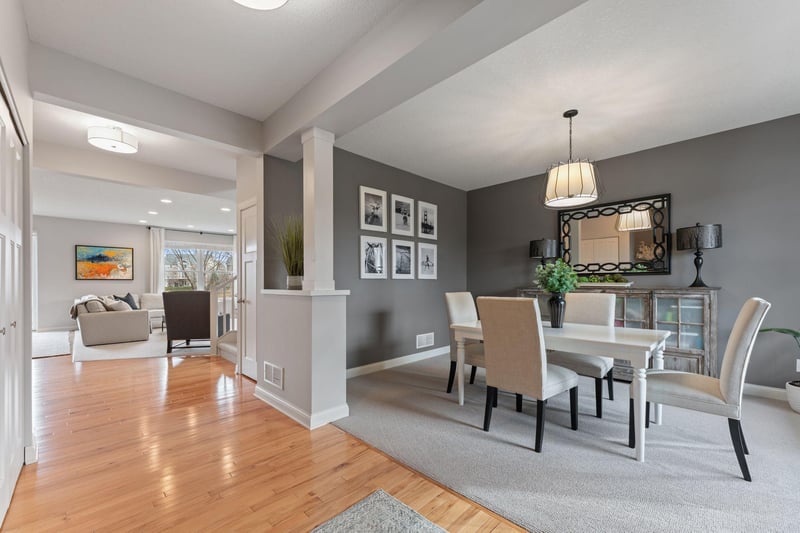 520 Prairie Way S, Bayport, MN 55003