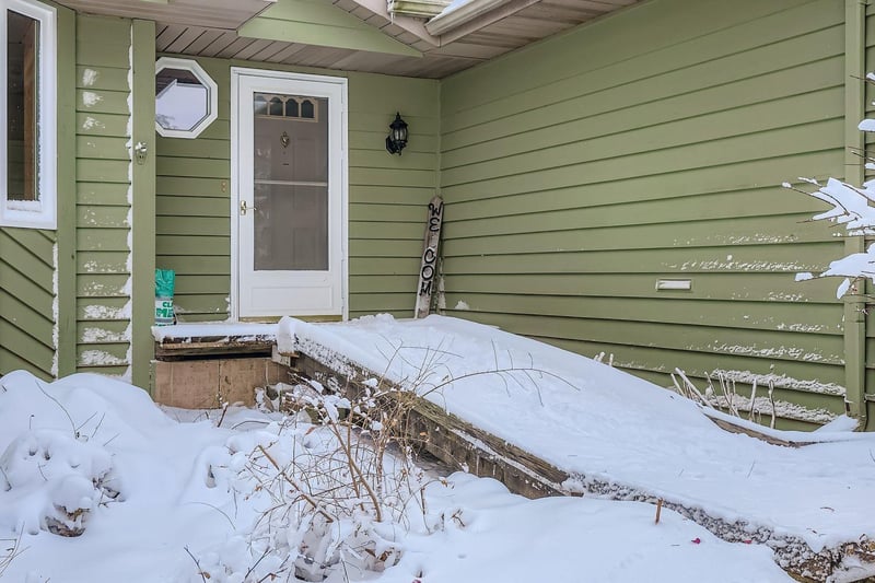 4460 222nd Ave NW, Oak Grove, MN 55303