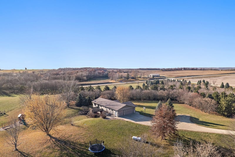 9528 115th St NW, Pine Island, MN 55963
