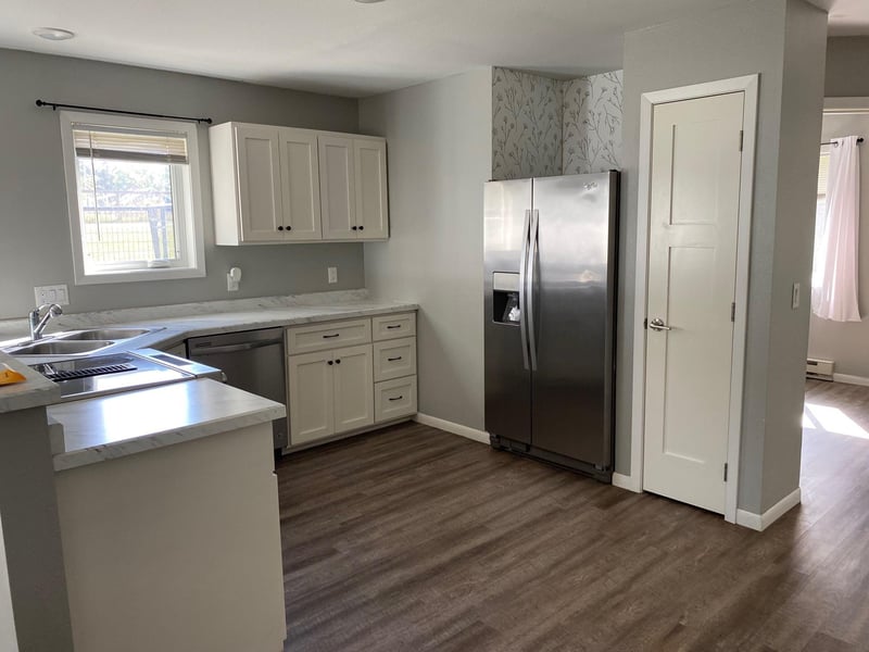 204 W Poplar Ave #B, Badger, MN 56714