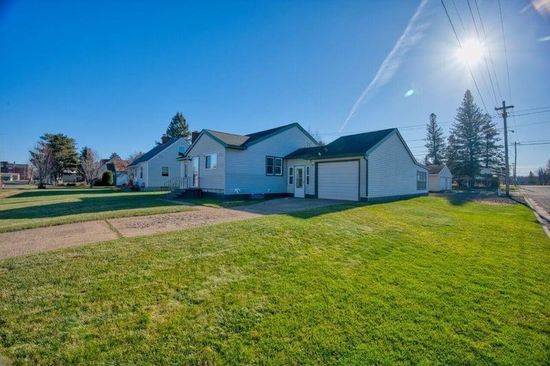529 W 4th Ave, Keewatin, MN 55753