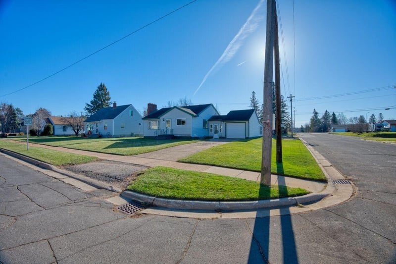 529 W 4th Ave, Keewatin, MN 55753