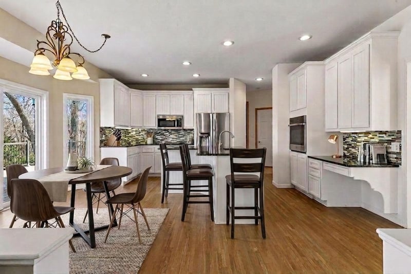 16870 Creek Ridge Trl, Minnetonka, MN 55345
