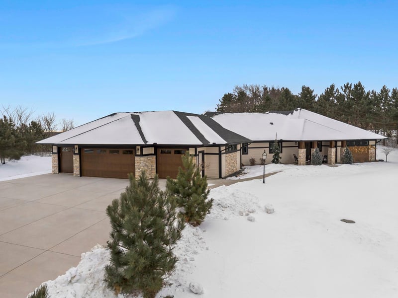 9631 Norway Hills Trl, Lakeville, MN 55044