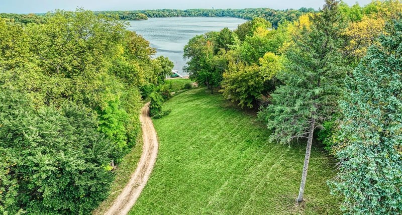 970 Pleasant View Rd, Chanhassen, MN 55317