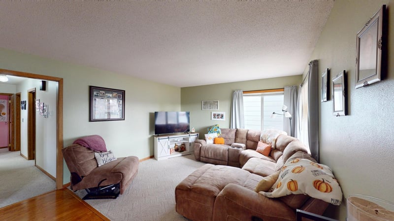 415 2nd St NW, New Richland, MN 56072