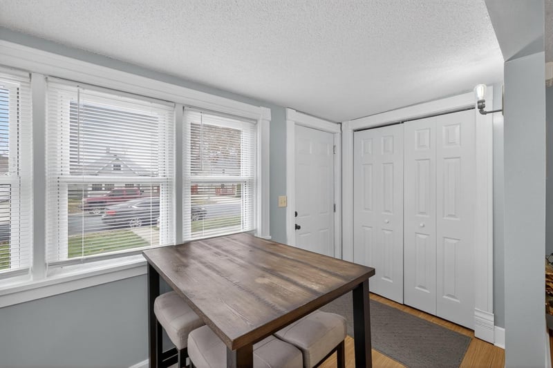 106 5th St NE, Stewartville, MN 55976