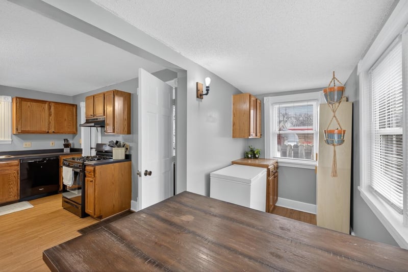106 5th St NE, Stewartville, MN 55976