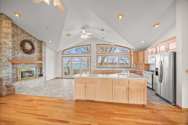 362 S Shore Dr, Winsted, MN 55395