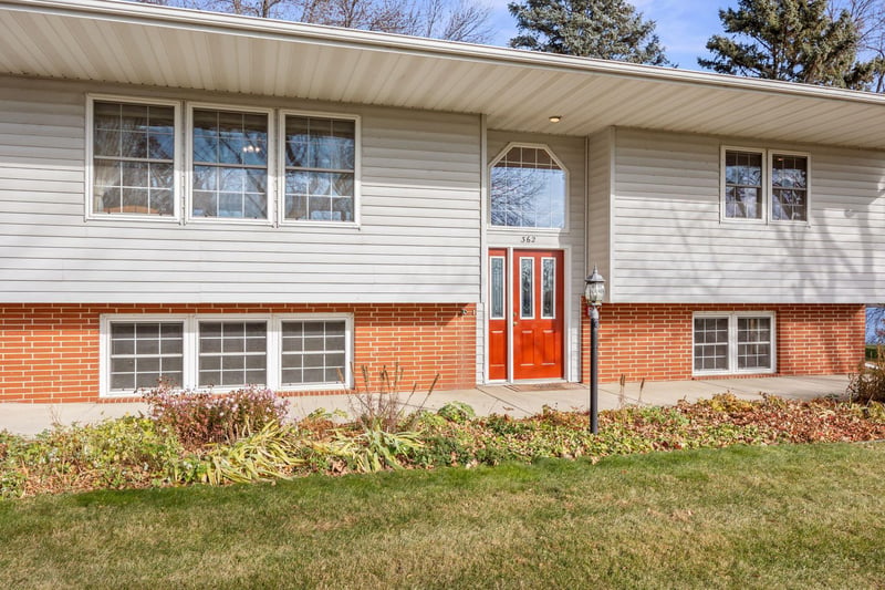 362 S Shore Dr, Winsted, MN 55395