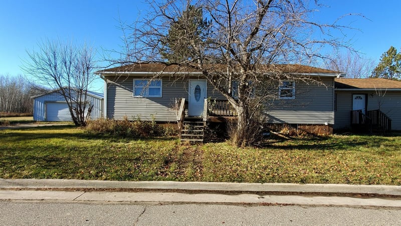 251 Lakin Ave SW, Kelliher, MN 56650