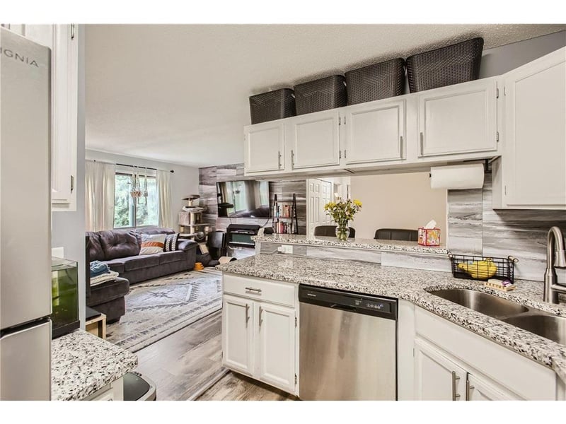 5940 Fernwood St, Shoreview, MN 55126