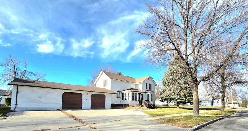 109 3rd St E, Ada, MN 56510