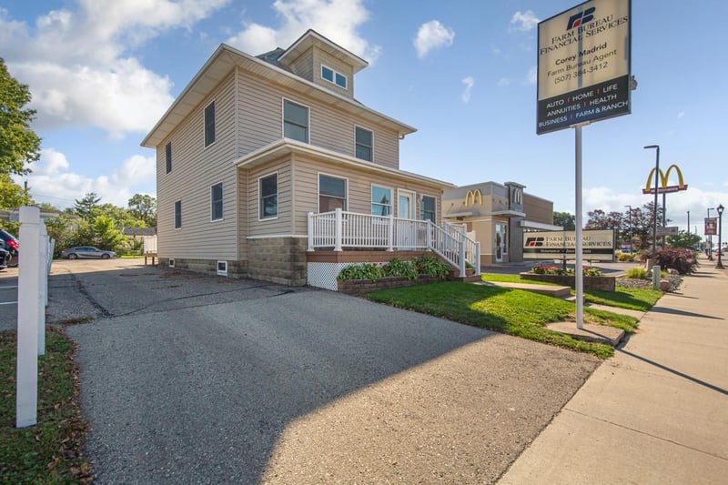 511 4th St NW, Faribault, MN 55021
