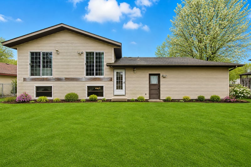 1508 Prairie Hill Rd, Saint Cloud, MN 56301