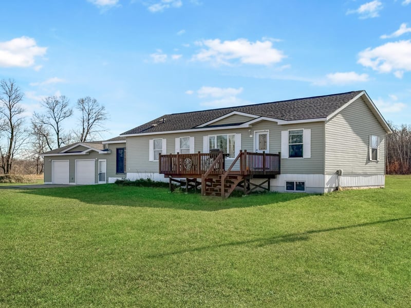 20589 Clover Rd, Clearbrook, MN 56634