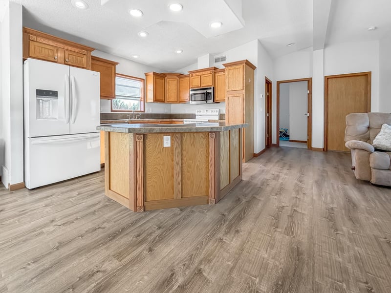 20589 Clover Rd, Clearbrook, MN 56634
