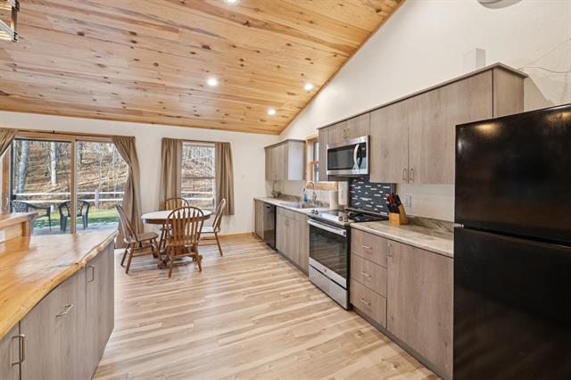 67863 Topside Rd, Iron River, WI 54847