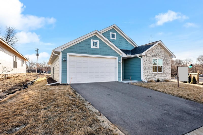 335 Liberty Dr, Hanover, MN 55341