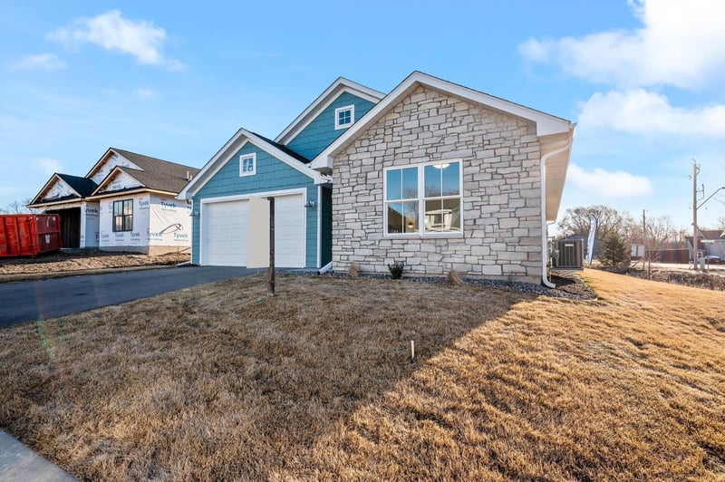 335 Liberty Dr, Hanover, MN 55341
