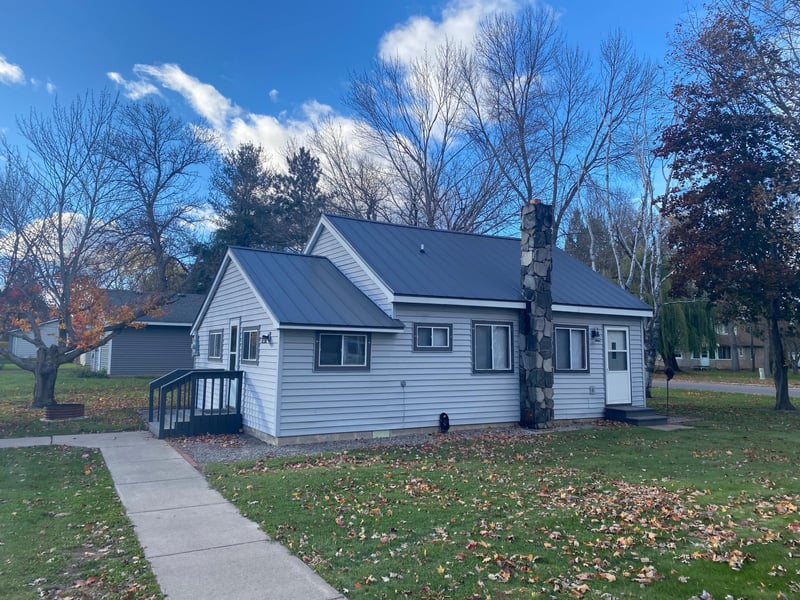 202 E Rutherford St, Ogilvie, MN 56358