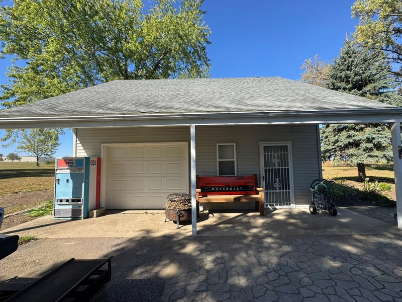 1960 Cottonwood Lake Dr, Windom, MN 56101