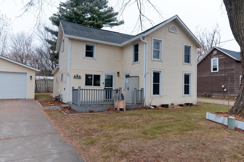 406 N 10th St, Cameron, WI 54822