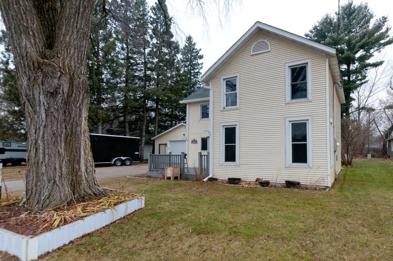406 N 10th St, Cameron, WI 54822