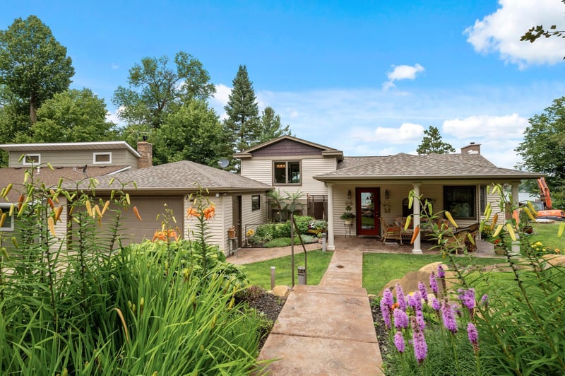 14144 Old Holt Ct, Lindstrom, MN 55045