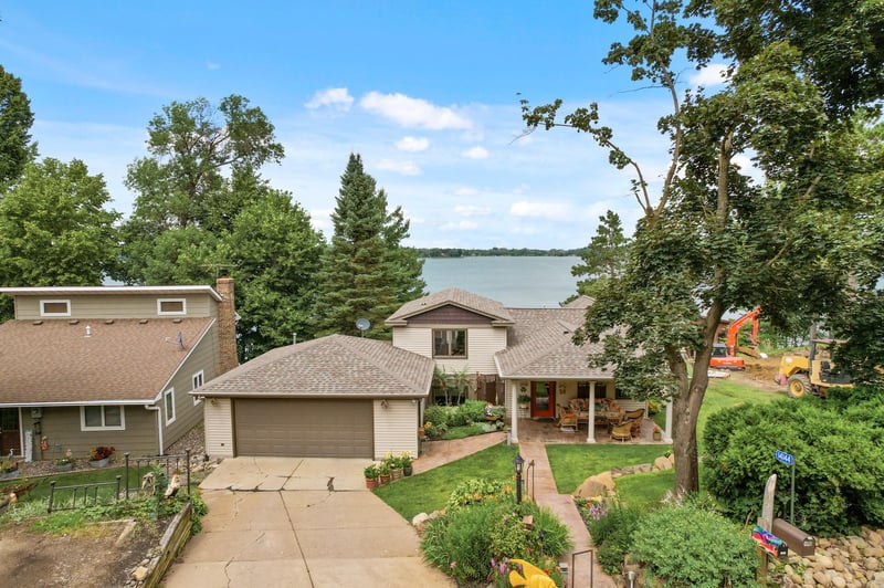 14144 Old Holt Ct, Lindstrom, MN 55045