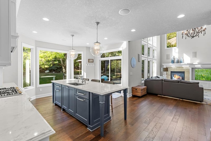7216 Gunflint Trl, Chanhassen, MN 55317