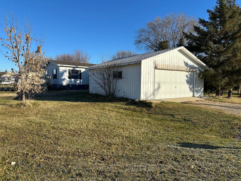 760 Falcon St, Audubon, MN 56511