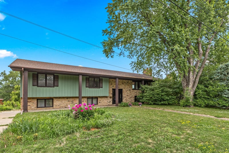 3301 Edgemere Ave, Saint Anthony, MN 55418