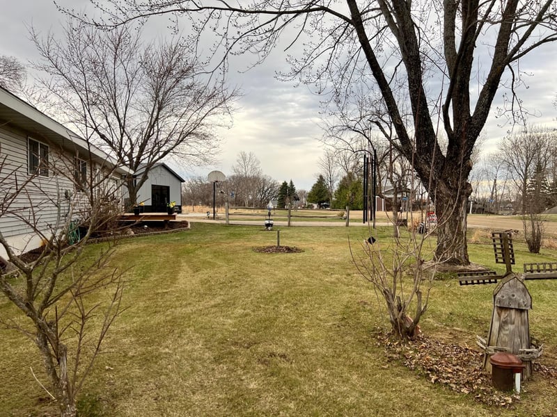 8042 Meades Addn Dr SE, Alexandria, MN 56308