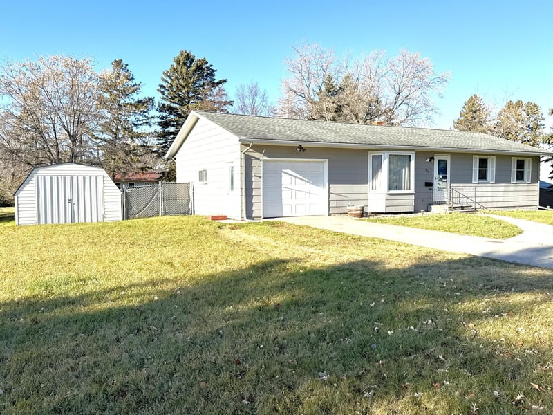 813 N Eaton Ave, Fosston, MN 56542