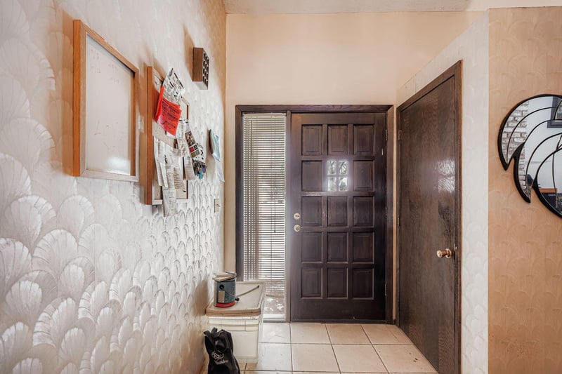 1745 Duluth St, Maplewood, MN 55109