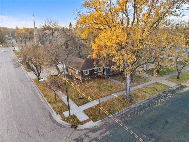 406 2nd St N, Bayport, MN 55003