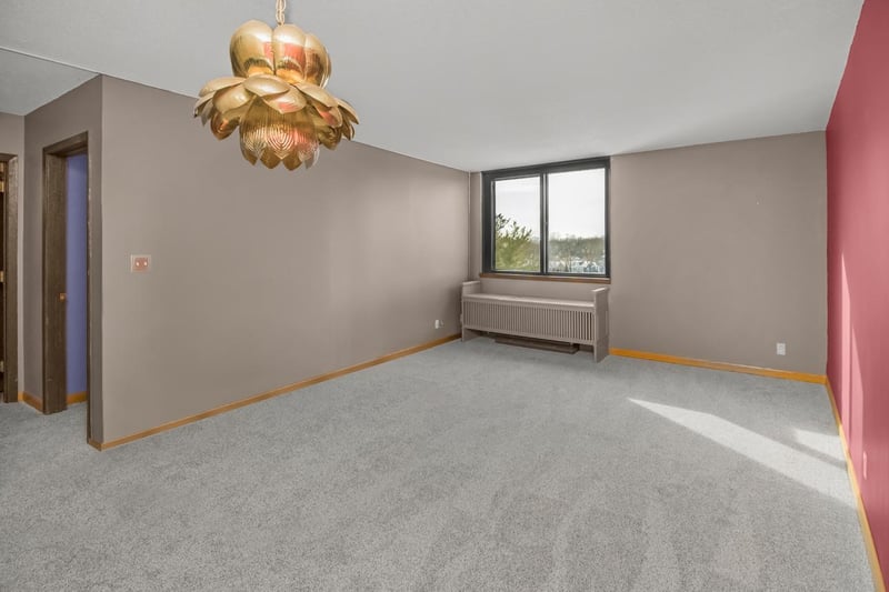 1181 Edgcumbe Rd #406, Saint Paul, MN 55105