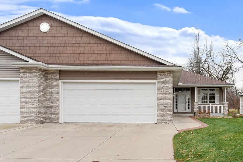 1985 Raspberry Ridge Pl NE, Owatonna, MN 55060
