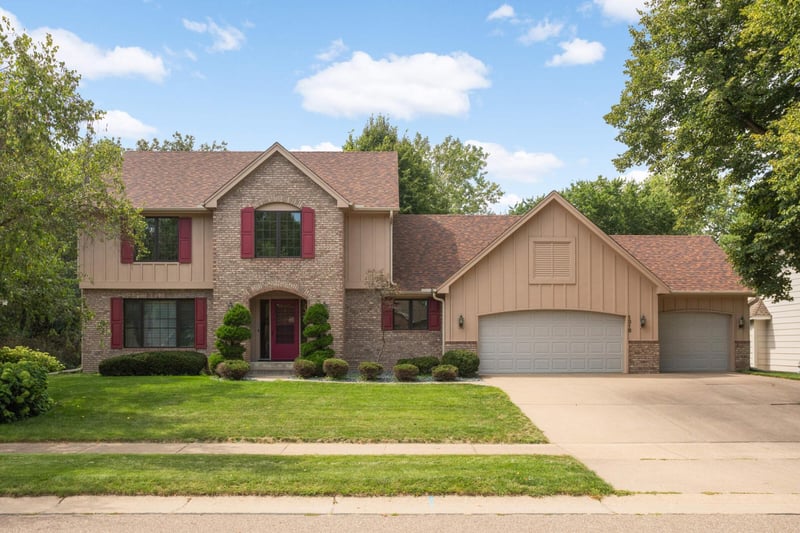 1318 W Royal Oaks Dr, Shoreview, MN 55126