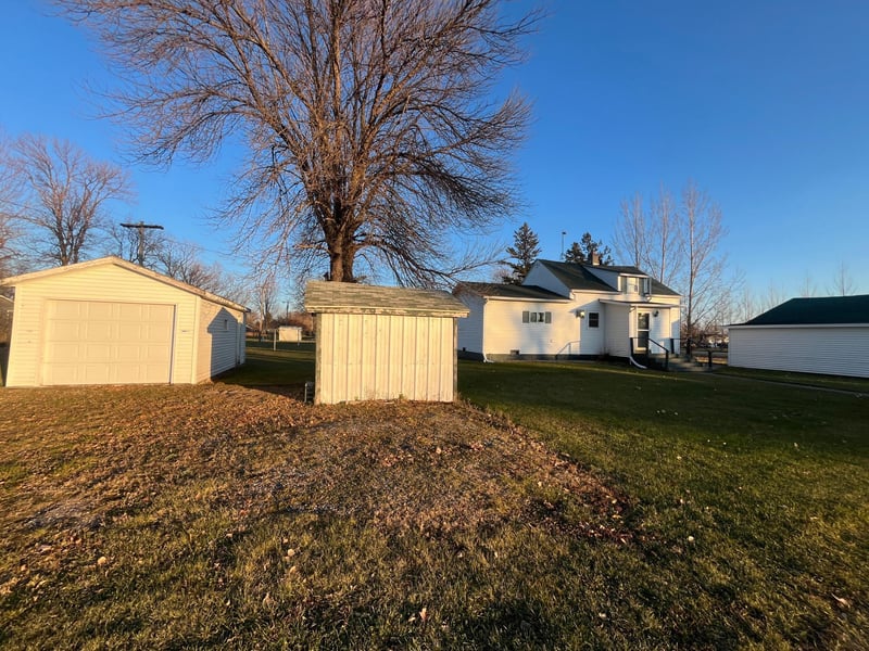 514 Adams Ave SW, Red Lake Falls, MN 56750
