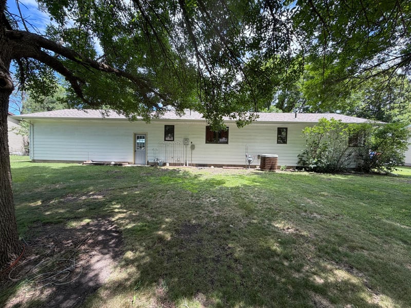 514 Fir Ave, Westbrook, MN 56183