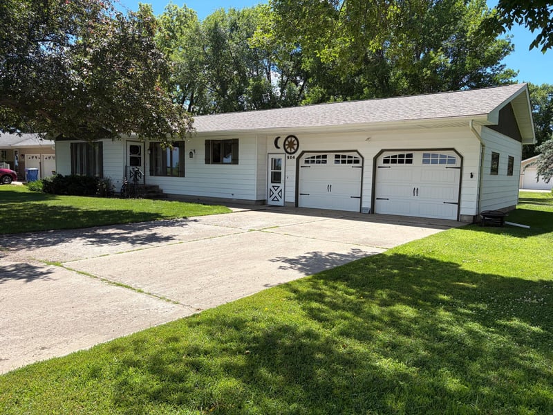 514 Fir Ave, Westbrook, MN 56183